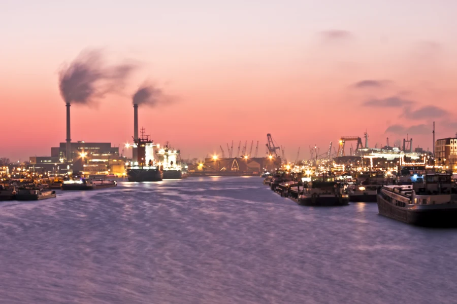 Rotterdam's industriële evolutie: een diepere kijk